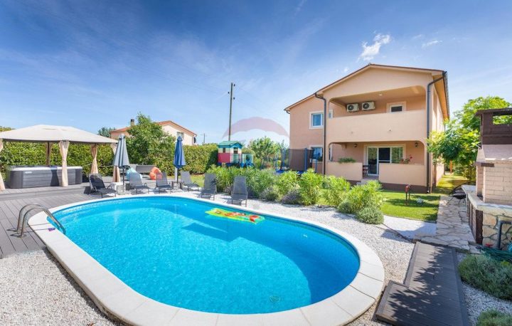 Haus zu verkaufen 299 m² – Loborika