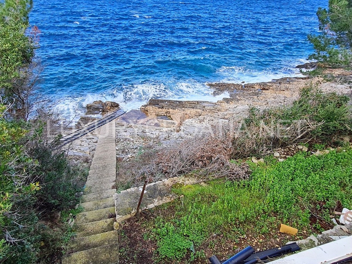 Land For sale VELA LUKA