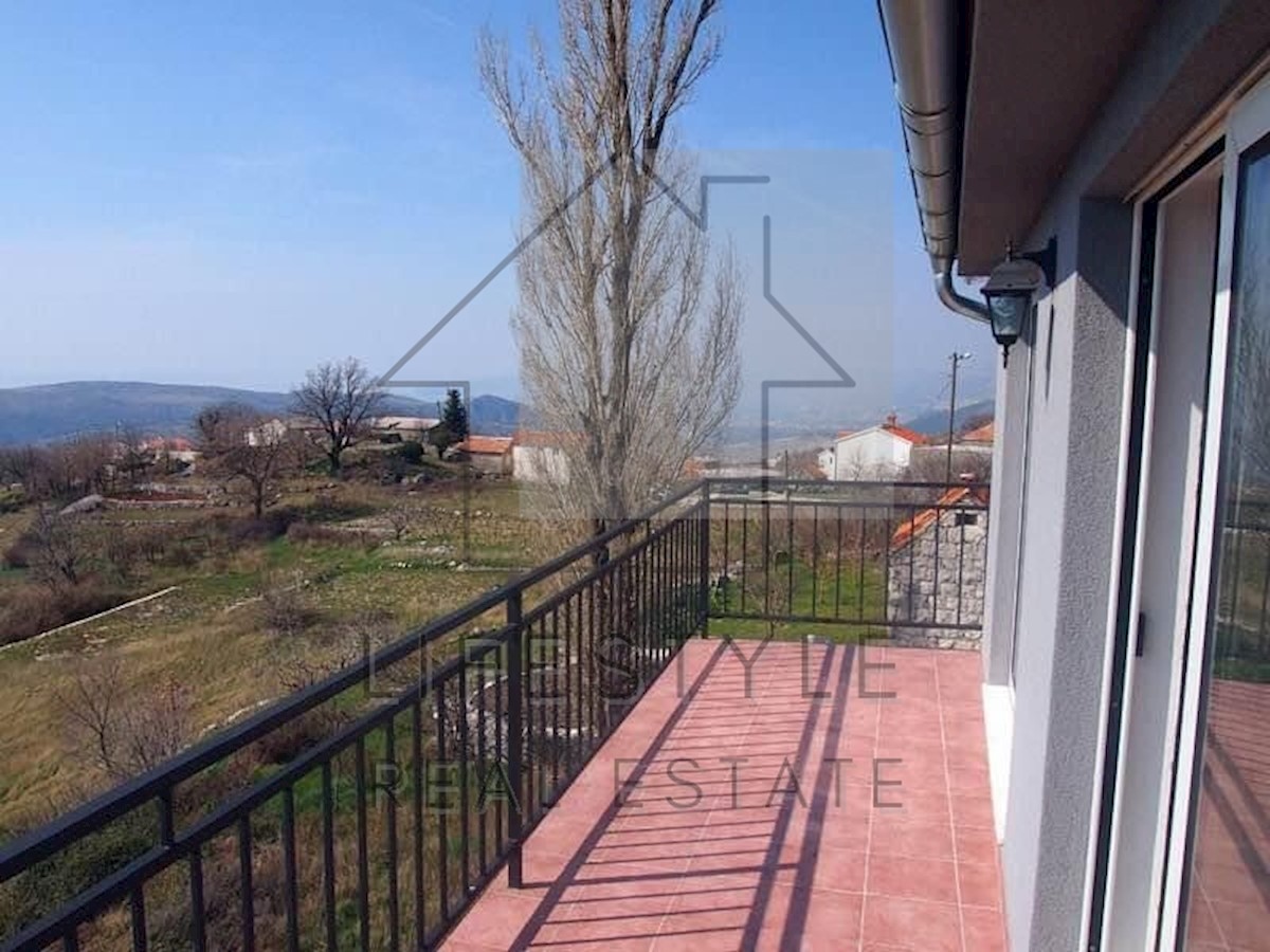 House For sale - SPLITSKO-DALMATINSKA SPLIT