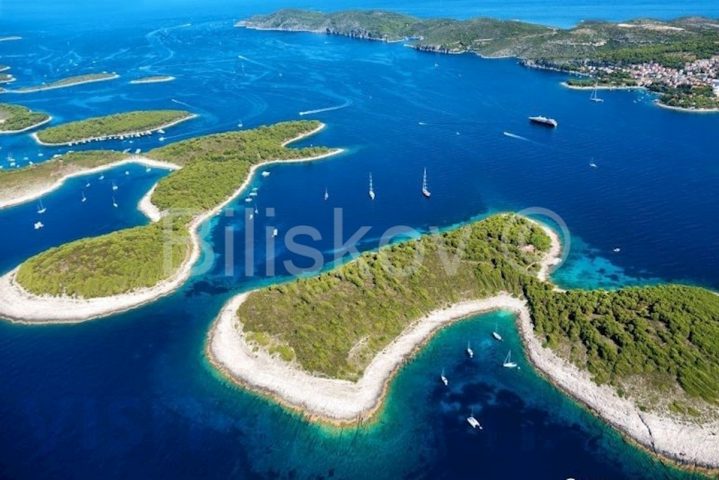 Poslovni prostori na predaj 290 m² – Hvar