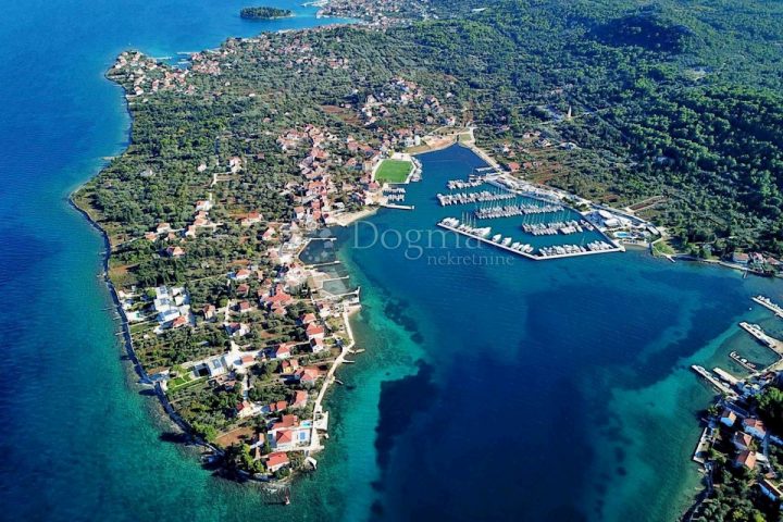 Land For sale SUTOMIŠĆICA