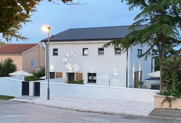 House for sale 627 m² – Premantura