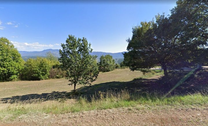 Land for sale 3612 m² – Pićan