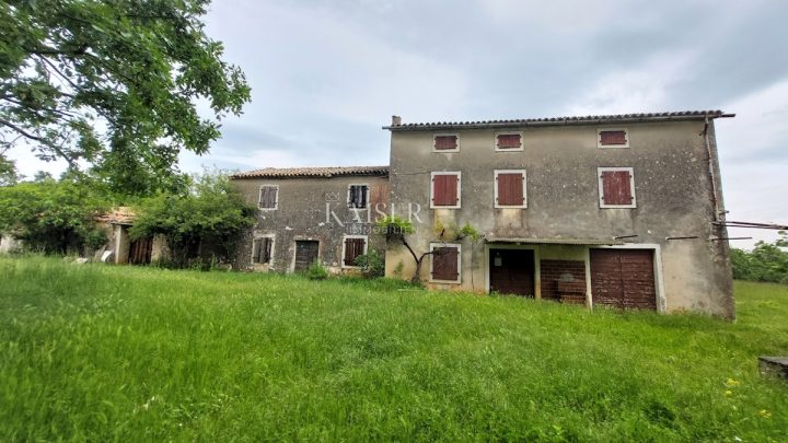 Land for sale 90000 m² – Vižinada