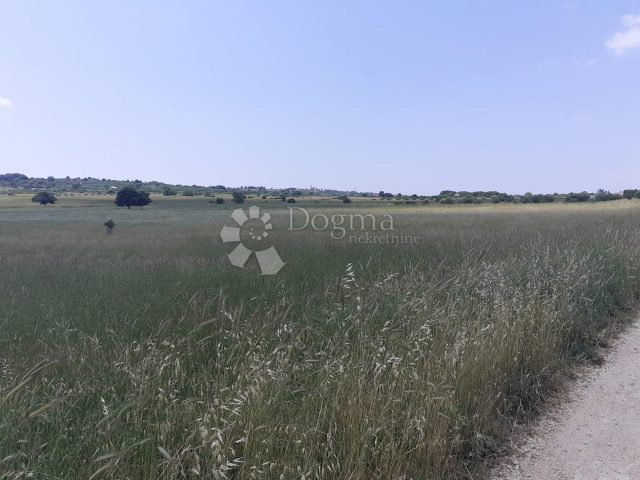 Pozemok na predaj 1897 m² – Bibinje