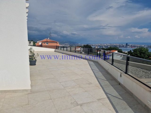 Dom na predaj 350 m² – Split