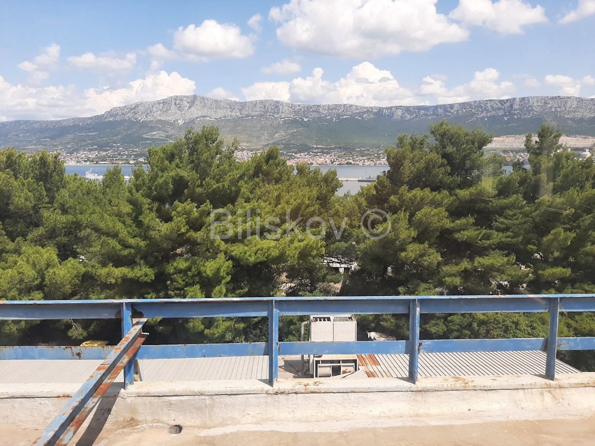 Business premises For rent - SPLITSKO-DALMATINSKA SPLIT