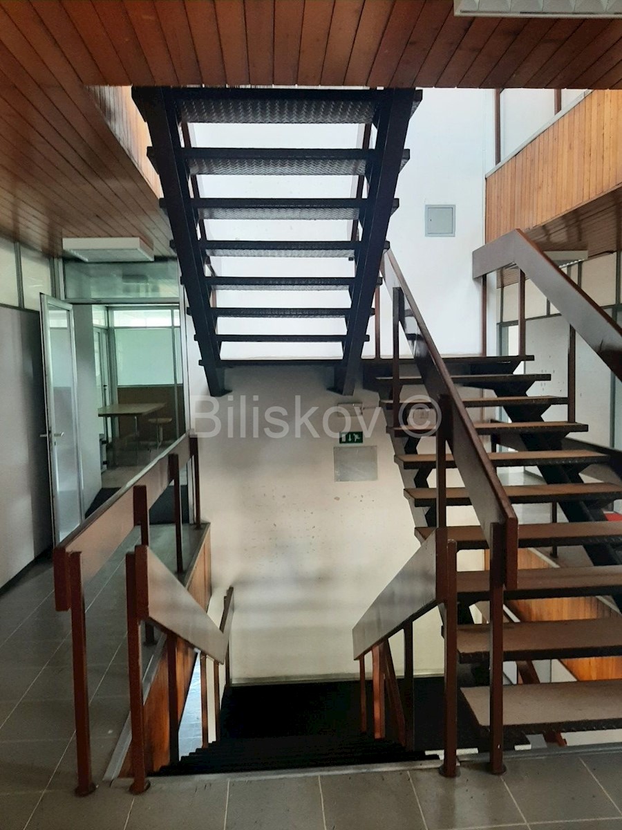 Business premises For rent - SPLITSKO-DALMATINSKA SPLIT