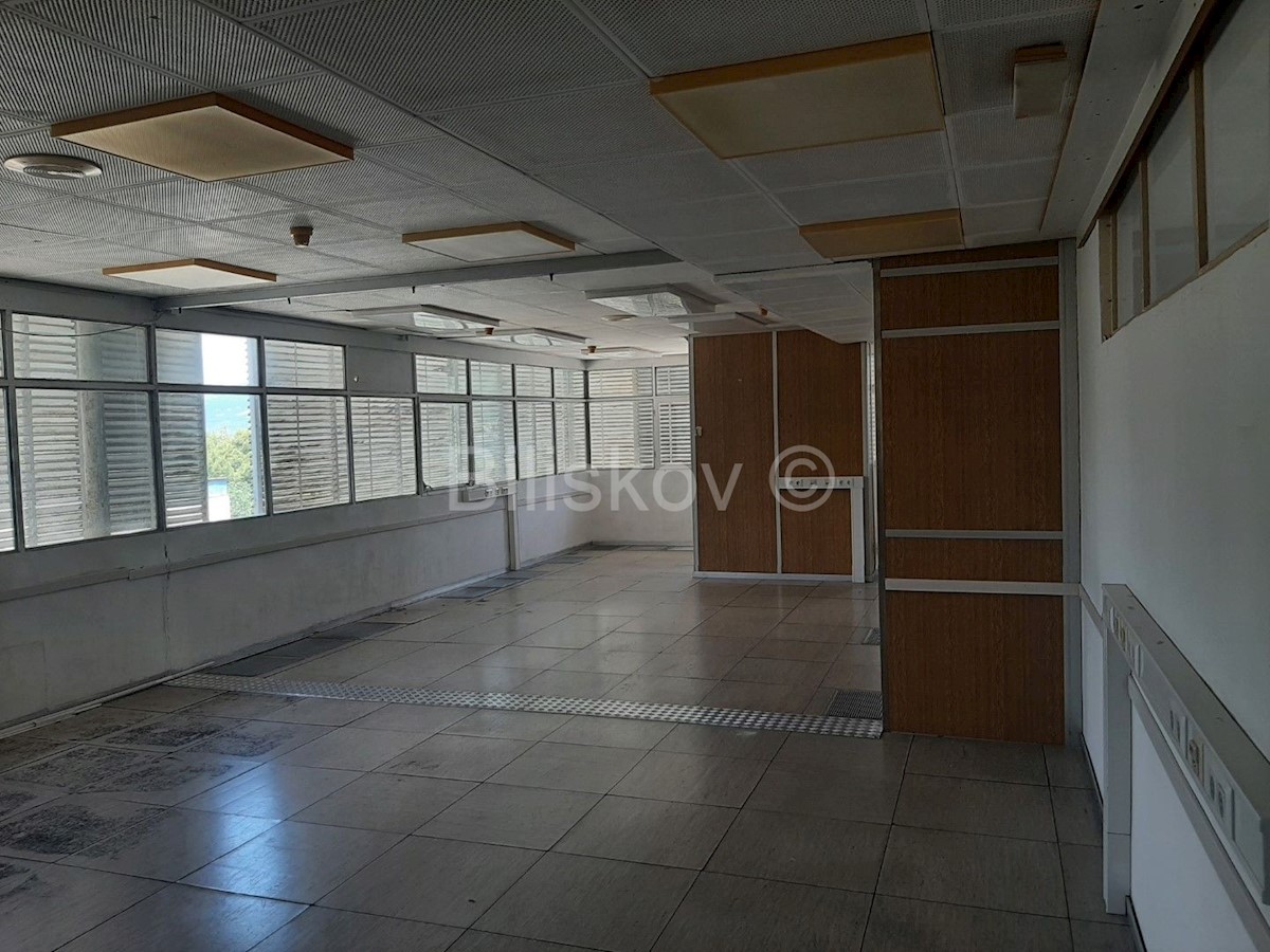 Business premises For rent - SPLITSKO-DALMATINSKA SPLIT