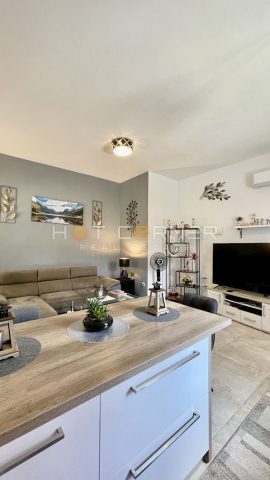Flat for sale 90 m² – Pula