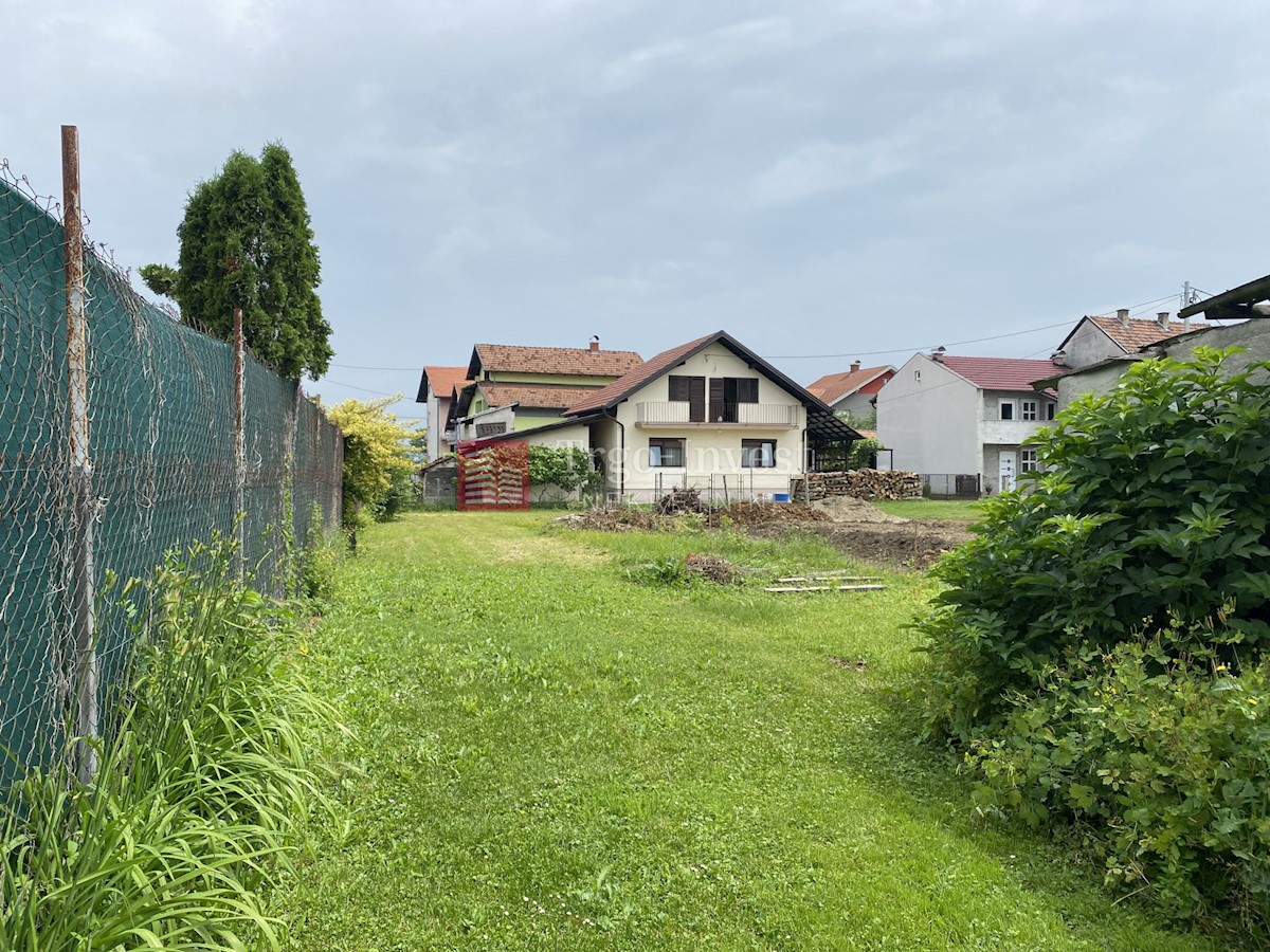 Zemljište Na prodaju - BRODSKO-POSAVSKA SLAVONSKI BROD