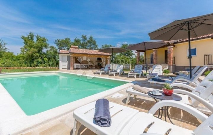 Kuća na prodaju 320 m² – Žikovići