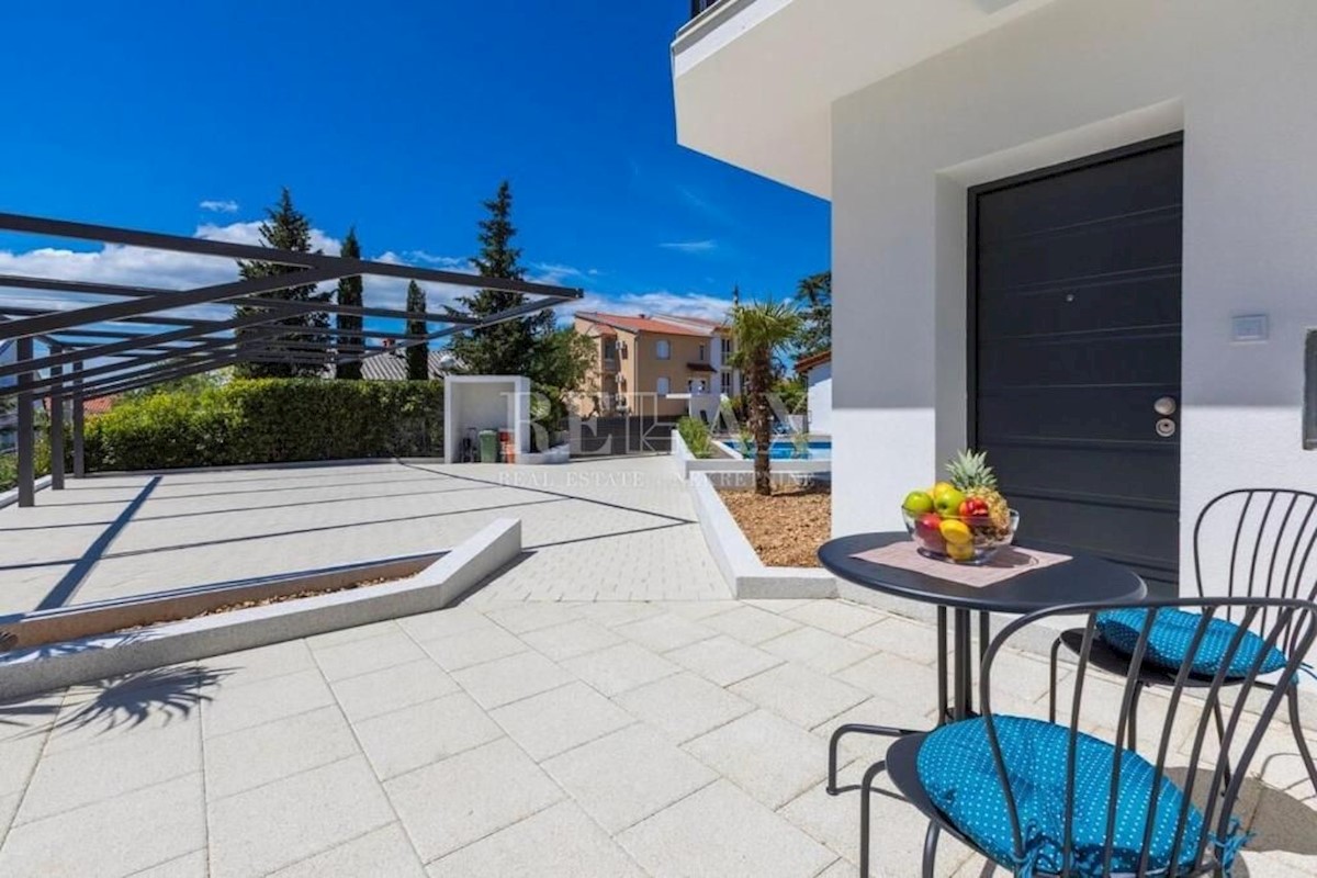 Kuća Na prodaju - PRIMORSKO-GORANSKA CRIKVENICA