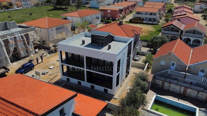 Dům na prodej 243 m² – Vir