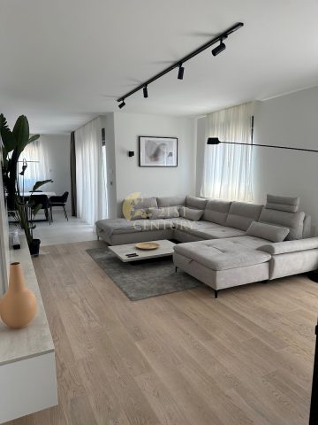 Flat for rent 144 m² – Podstrana