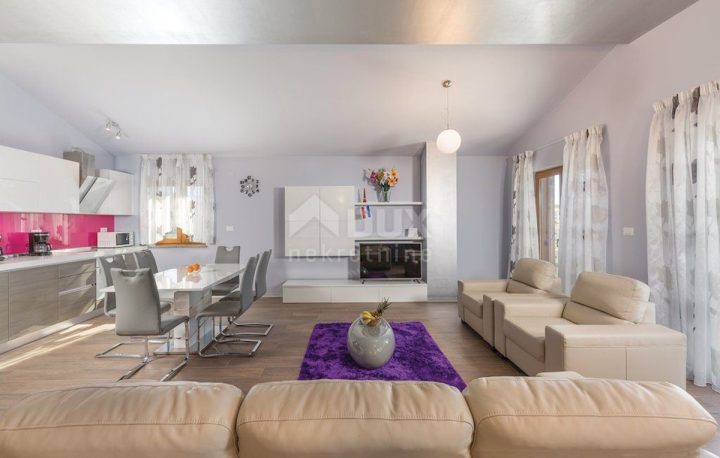 Stan na prodaju 120 m² – Banjole