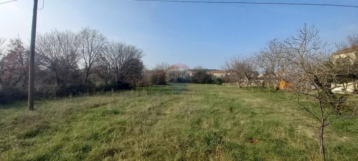 Parcela na predaj 680 m² – Pula