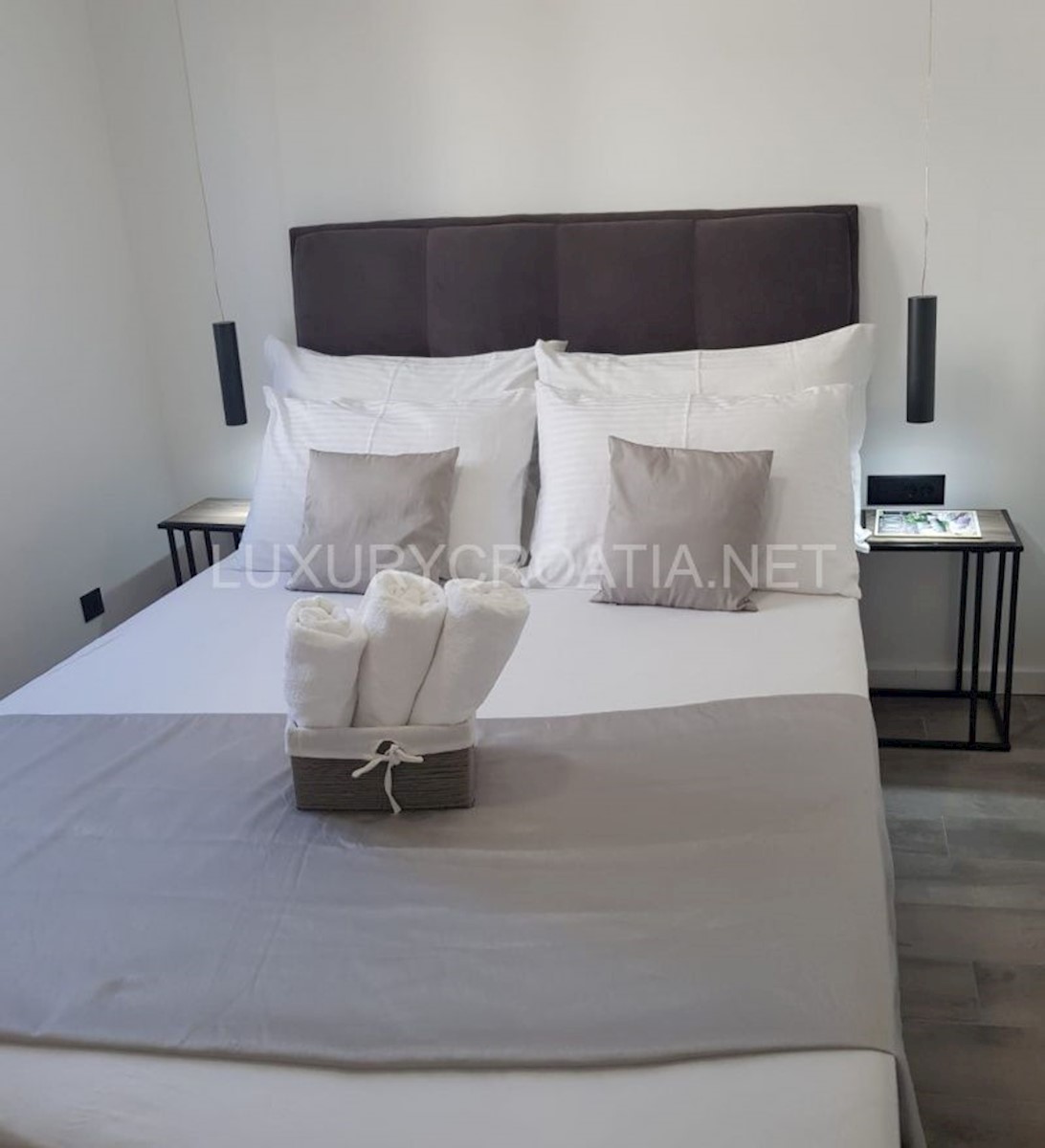 House For sale - ŠIBENSKO-KNINSKA ROGOZNICA