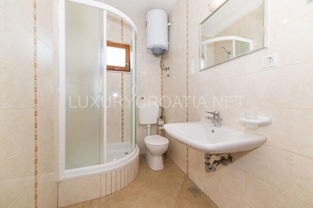 House For sale - ŠIBENSKO-KNINSKA ROGOZNICA