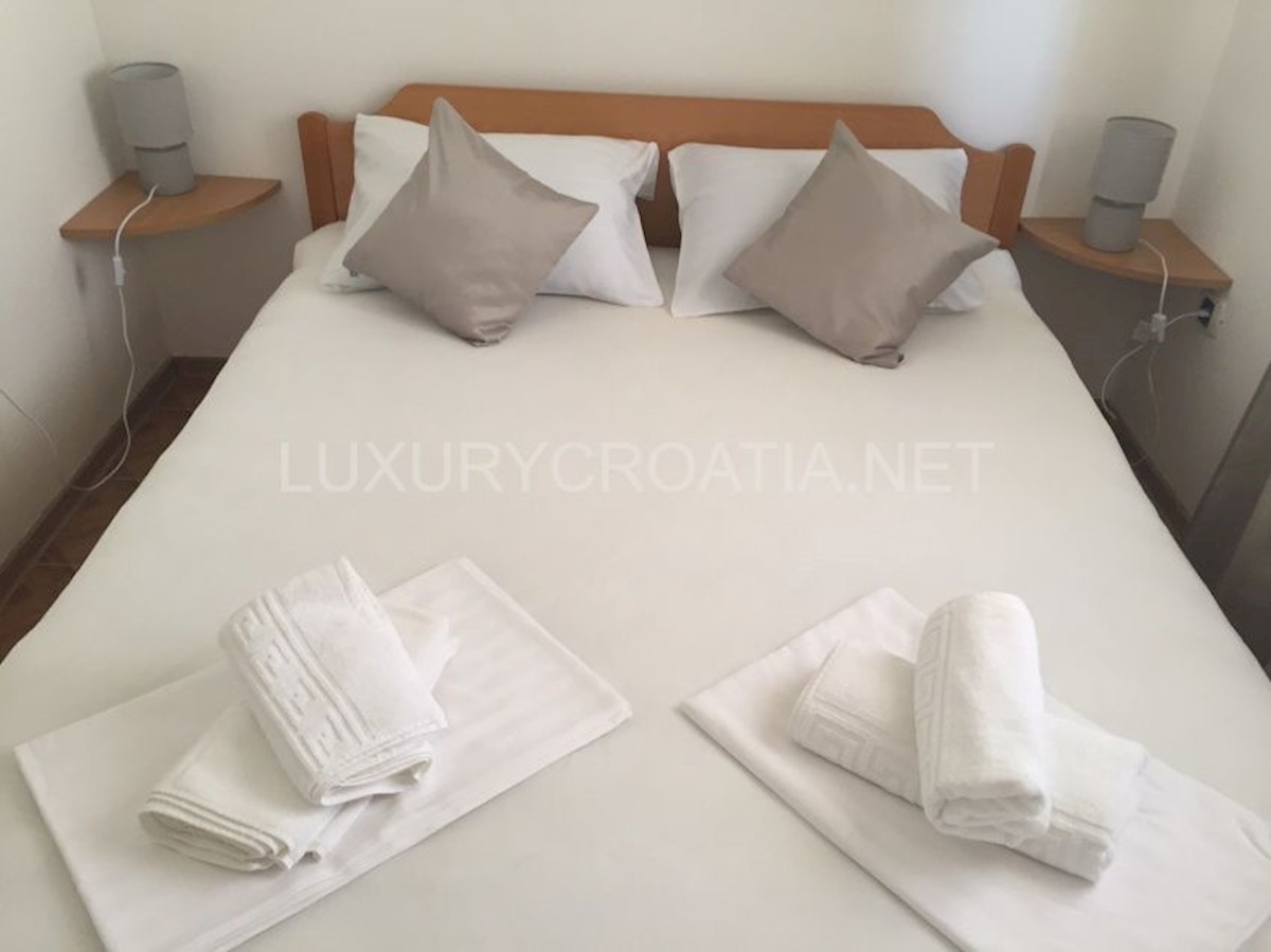 House For sale - ŠIBENSKO-KNINSKA ROGOZNICA
