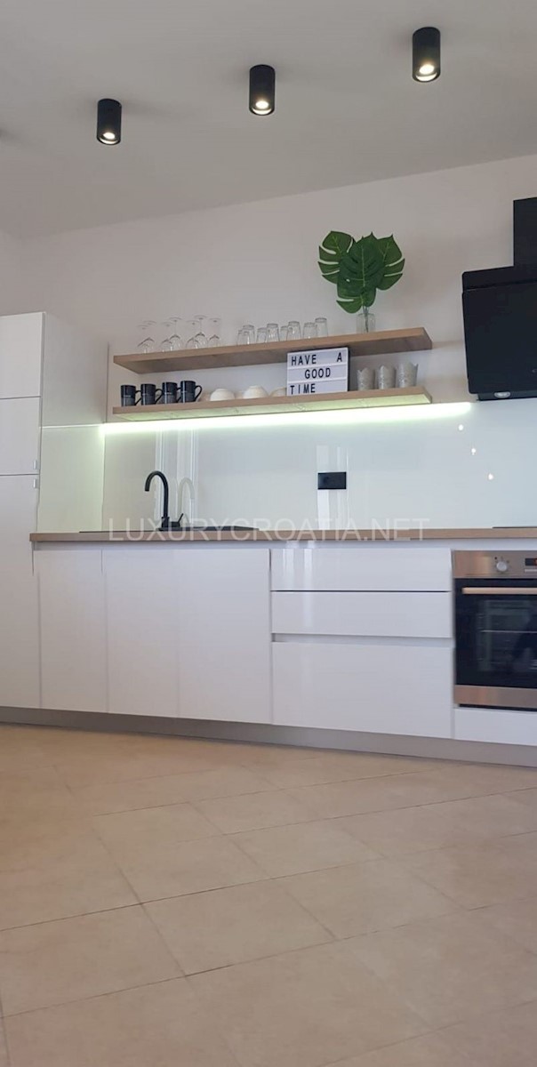 House For sale - ŠIBENSKO-KNINSKA ROGOZNICA