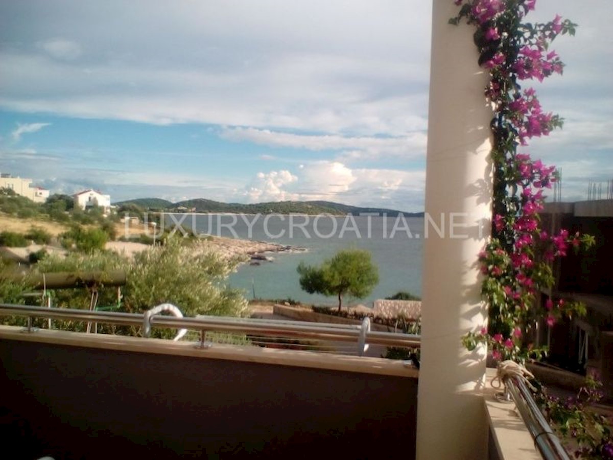 House For sale - ŠIBENSKO-KNINSKA ROGOZNICA