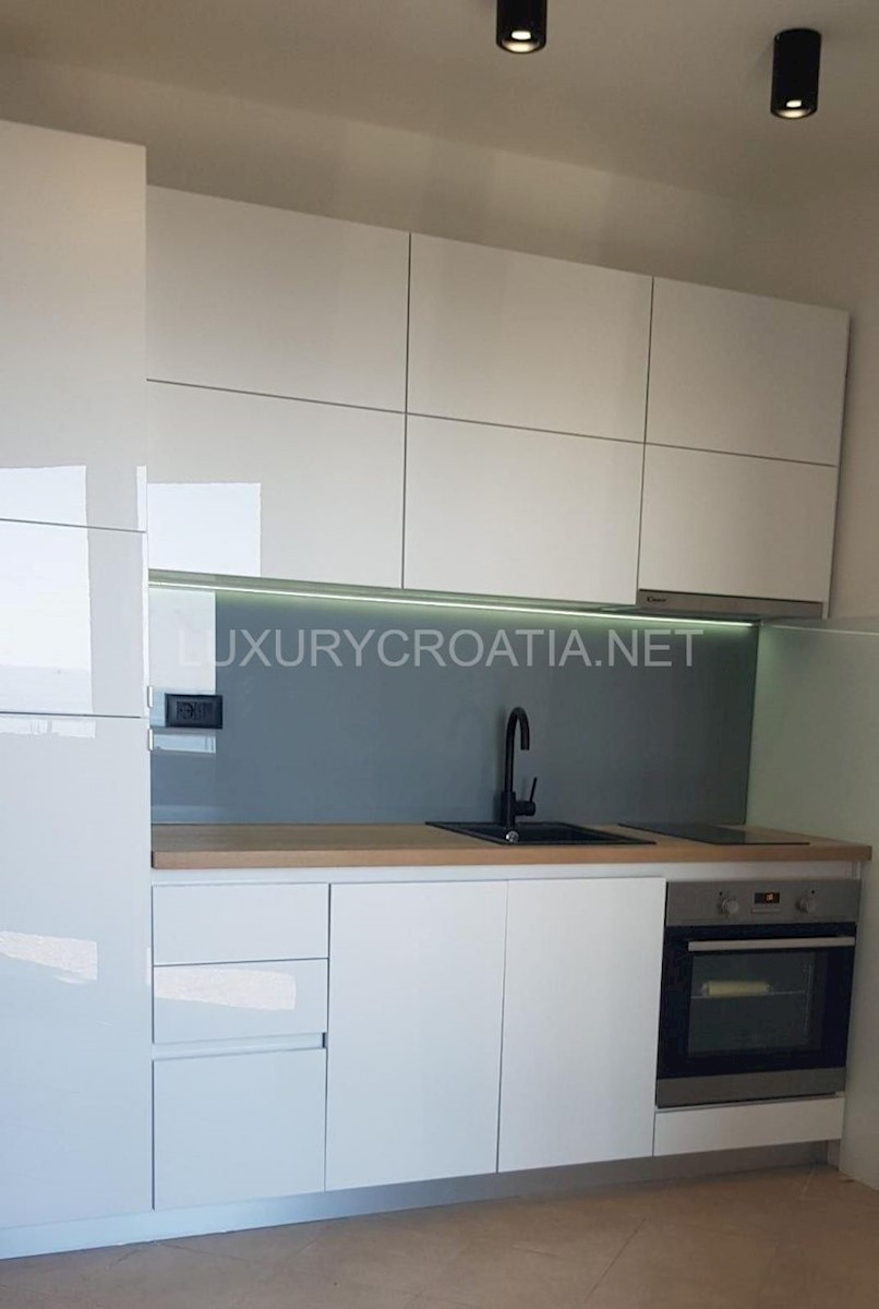 House For sale - ŠIBENSKO-KNINSKA ROGOZNICA