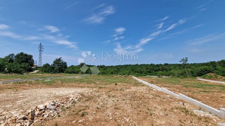 Land for sale 2035 m² – Juršići