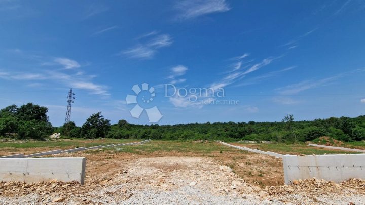 Land for sale 1076 m² – Juršići