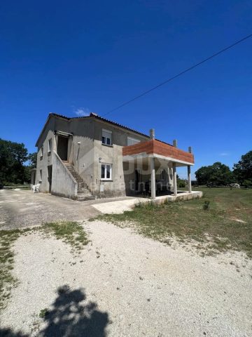 Dům na prodej 240 m² – Rakalj