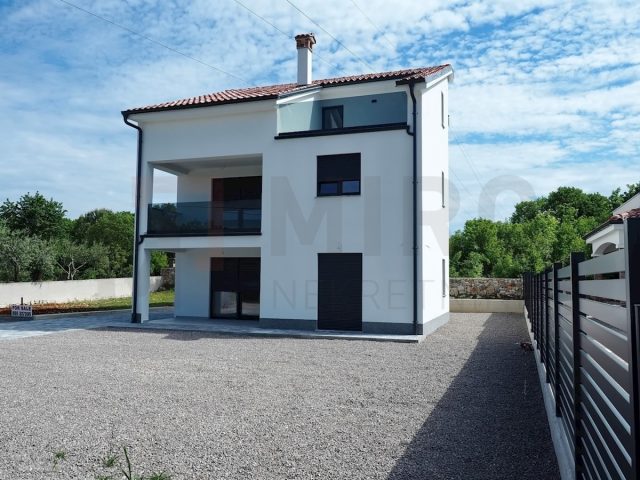 Kuća na prodaju 193 m² – Malinska