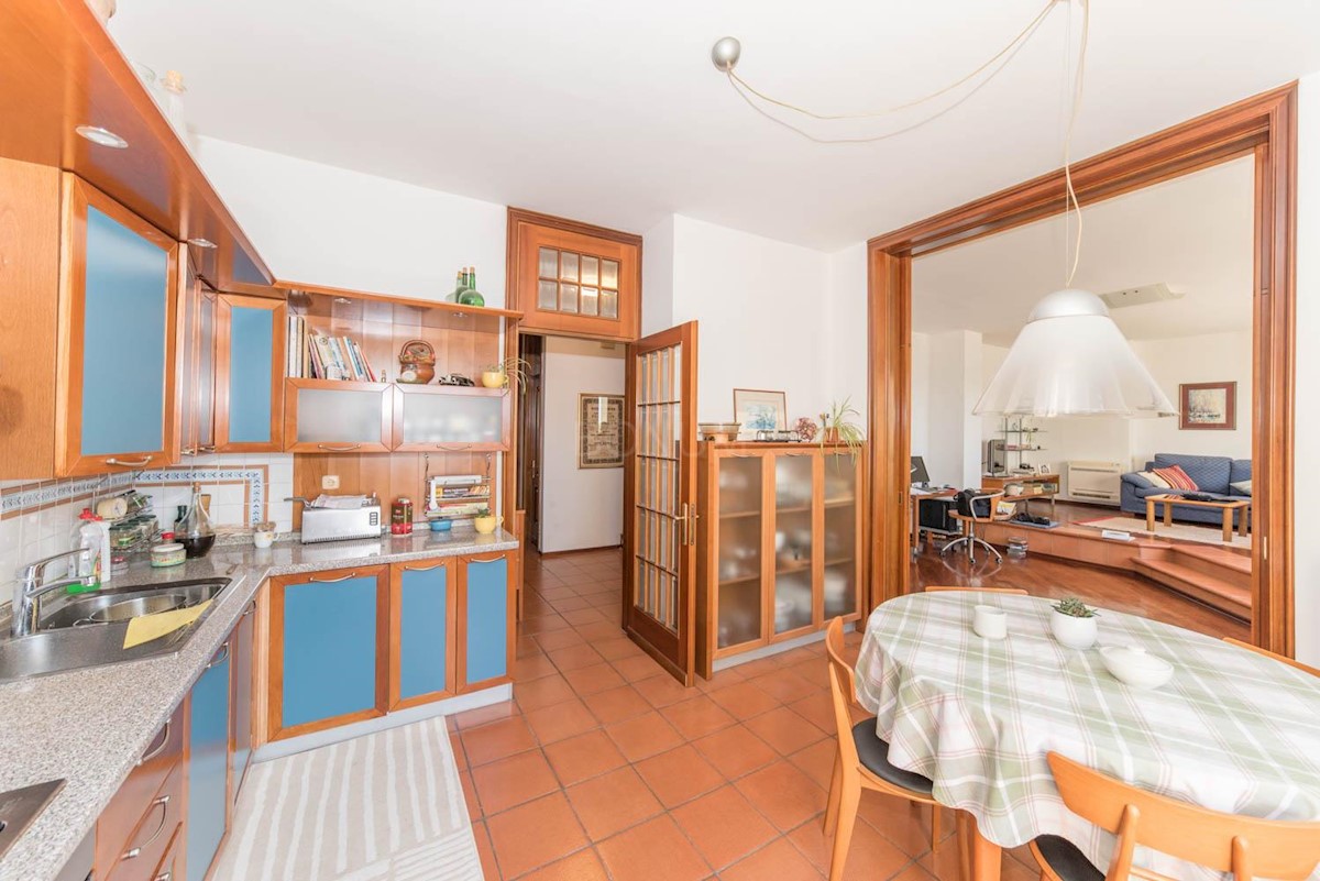 Appartamento In vendita - ŠIBENSKO-KNINSKA ŠIBENIK