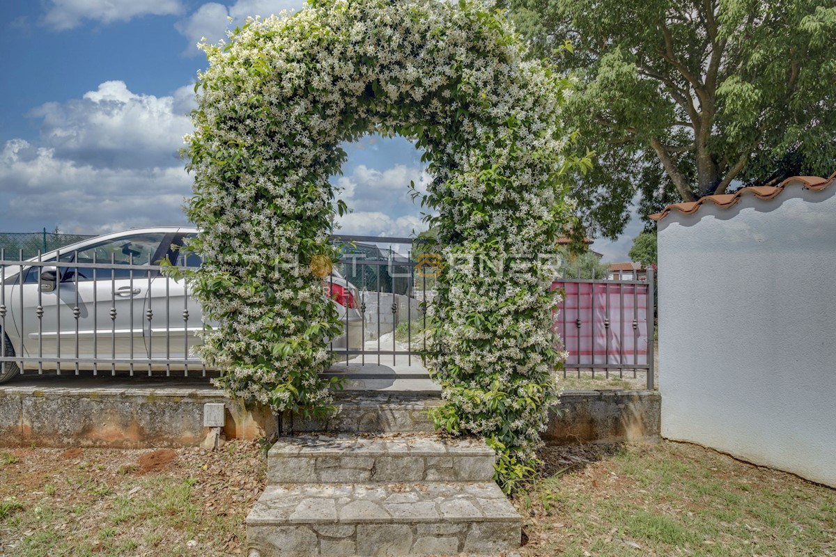 Kuća Na prodaju - ISTARSKA BUJE