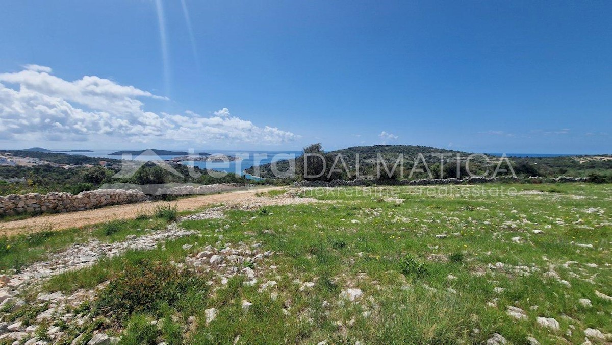 Land For sale - ŠIBENSKO-KNINSKA ROGOZNICA