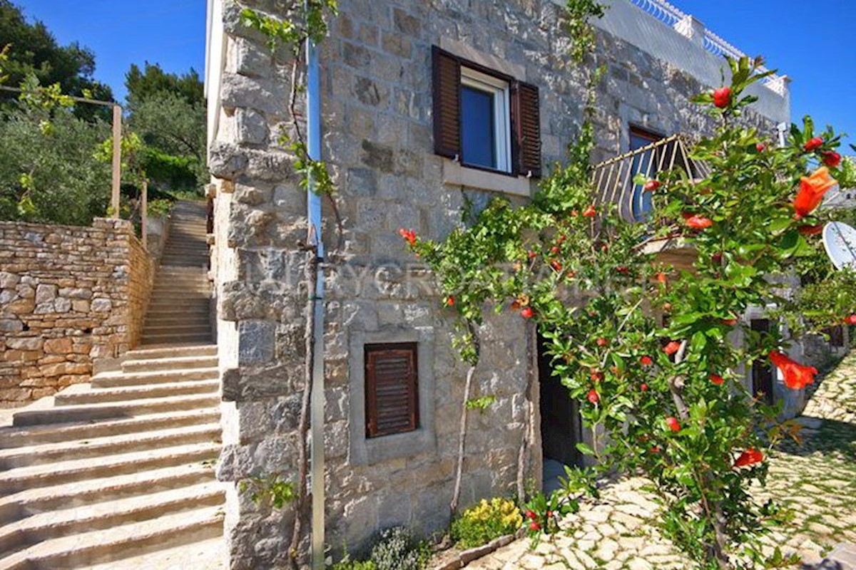 House For sale - SPLITSKO-DALMATINSKA SPLIT