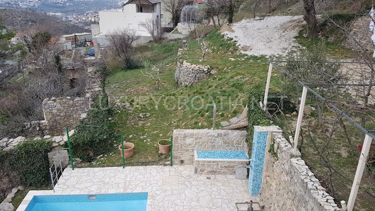 House For sale - SPLITSKO-DALMATINSKA SPLIT