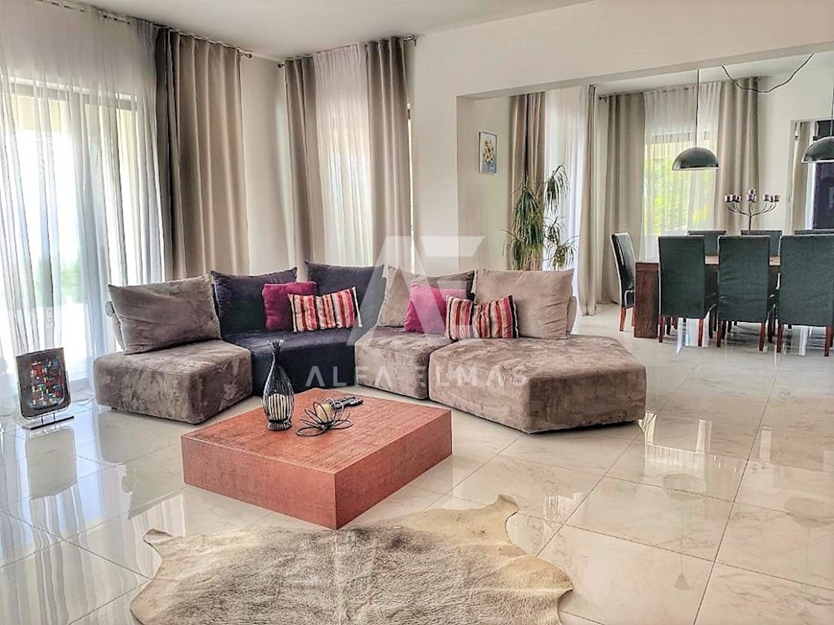 Maison À vendre - PRIMORSKO-GORANSKA KASTAV