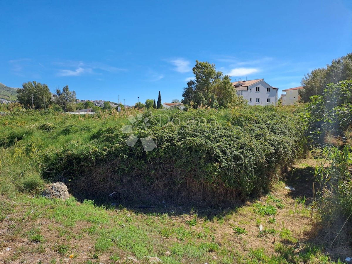 Land For sale - SPLITSKO-DALMATINSKA SPLIT