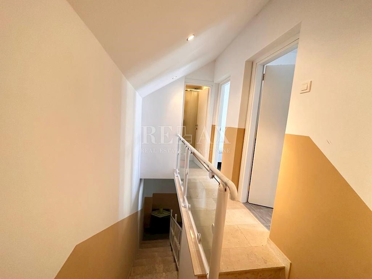 House For sale - PRIMORSKO-GORANSKA NOVI VINODOLSKI