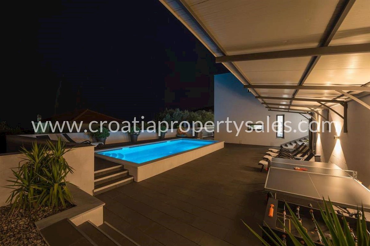 House For sale - SPLITSKO-DALMATINSKA MAKARSKA