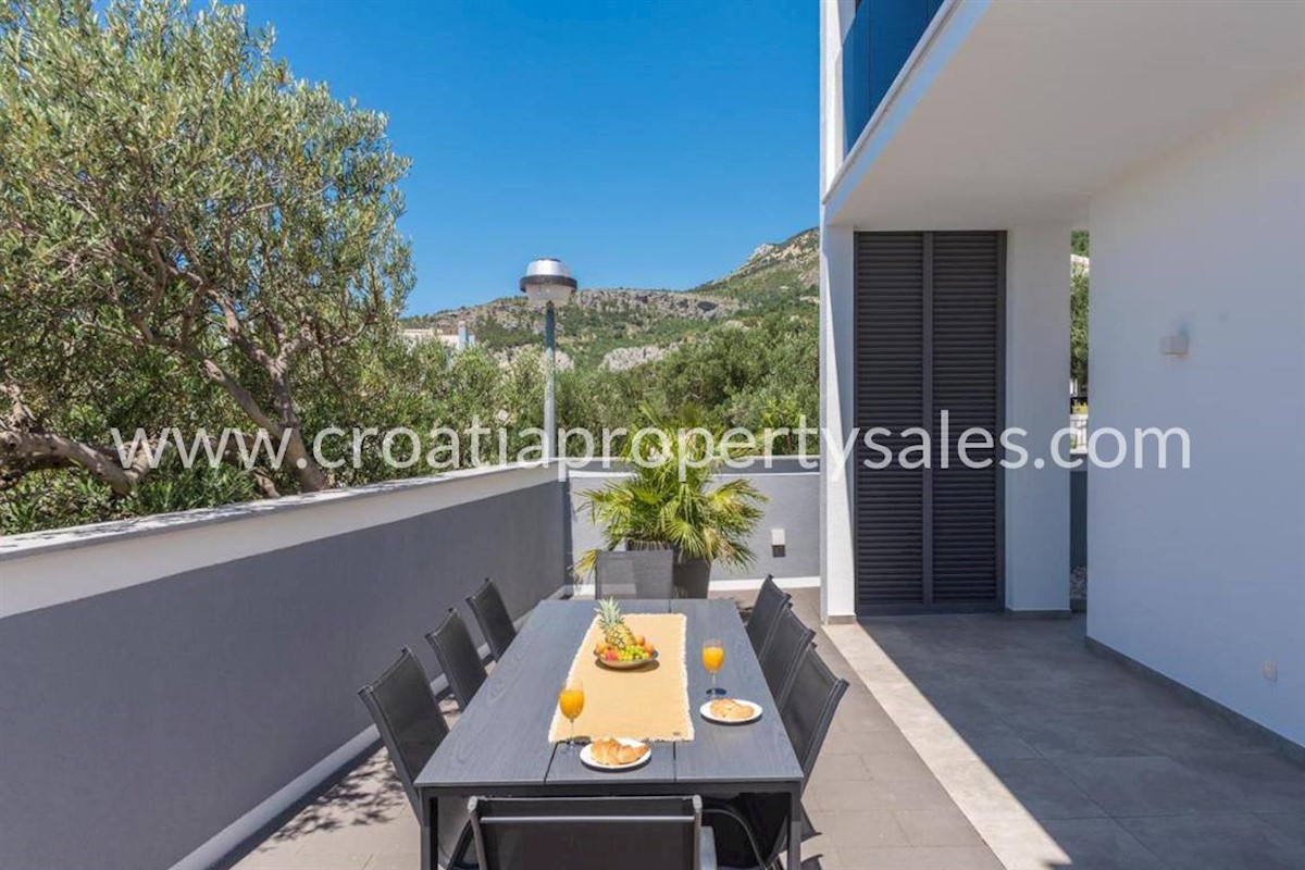 House For sale - SPLITSKO-DALMATINSKA MAKARSKA