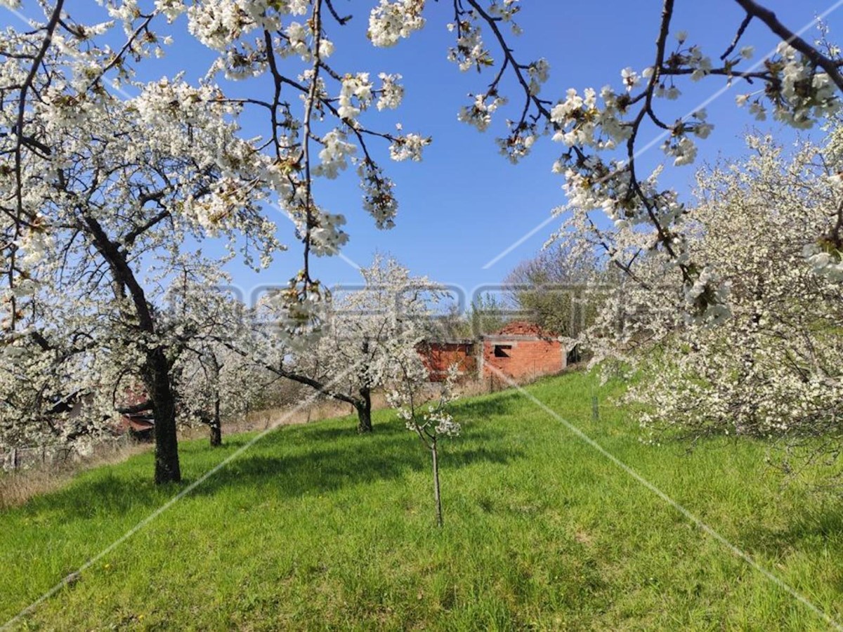 Pozemok Na predaj - GRAD ZAGREB ZAGREB