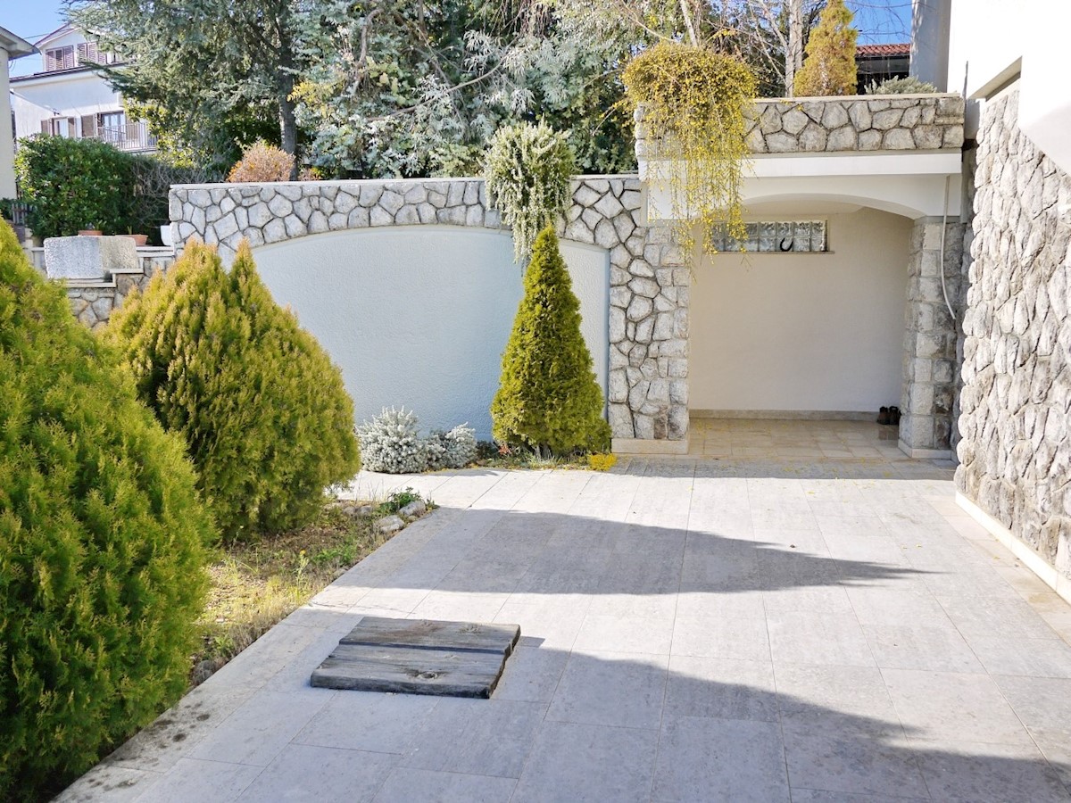 Hiša Na predaj - PRIMORSKO-GORANSKA OPATIJA