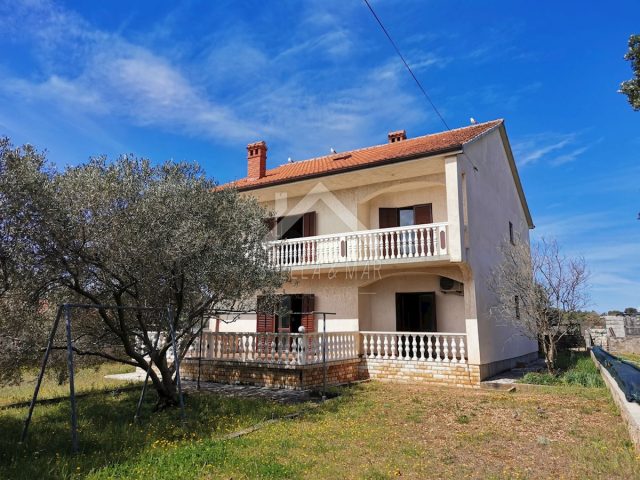 Maison à vendre 238 m² – Vir