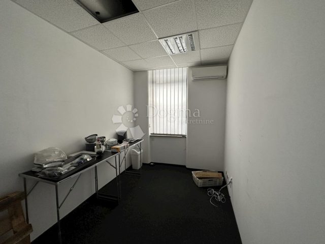 Poslovni prostori za najem 60 m² – Trsat