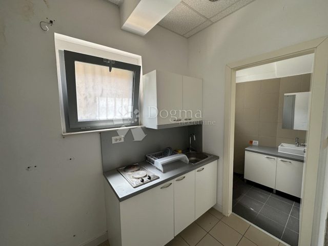 Lokal użytkowy Do wynajęcia - Primorsko-goranska Rijeka - foto 4/4