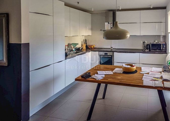 Flat for sale 110 m² – Njivice