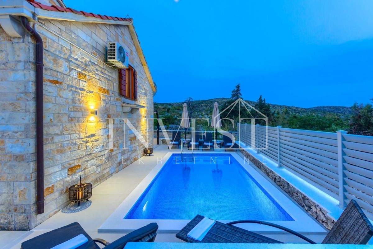 House For sale - SPLITSKO-DALMATINSKA BRAČ