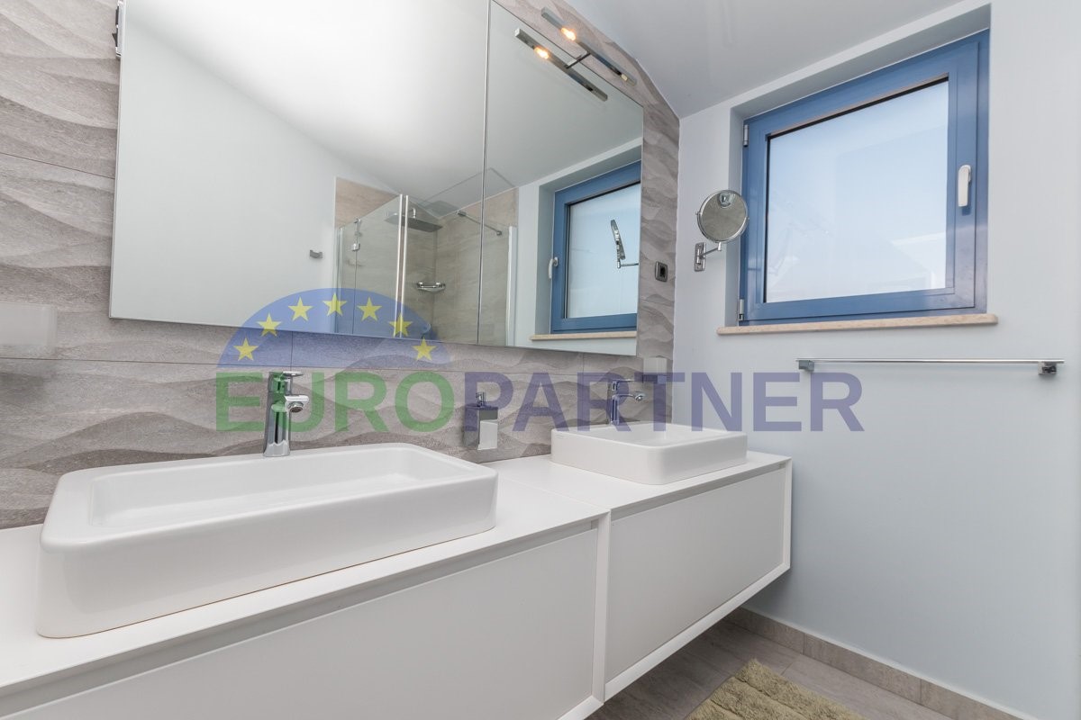 House For sale - ISTARSKA SVETI LOVREČ
