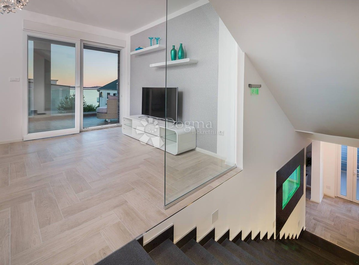 Maison À vendre - ŠIBENSKO-KNINSKA ROGOZNICA